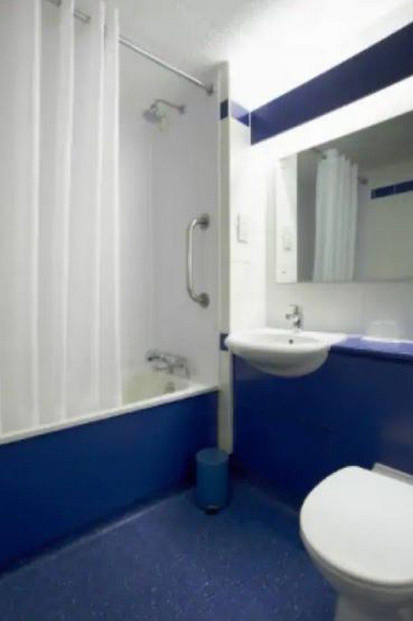 Travelodge London Park Royal Exterior foto